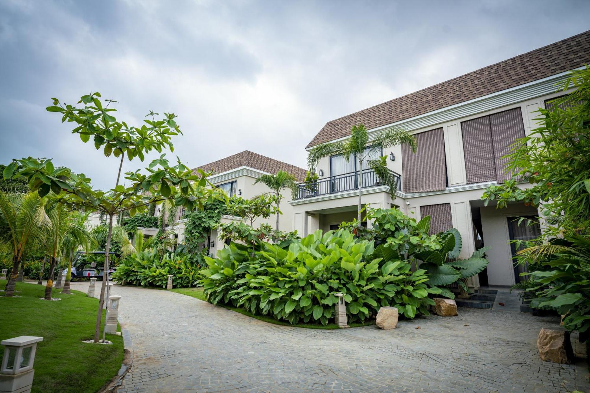 Maira Resort And Convention Centre Rāipur Esterno foto