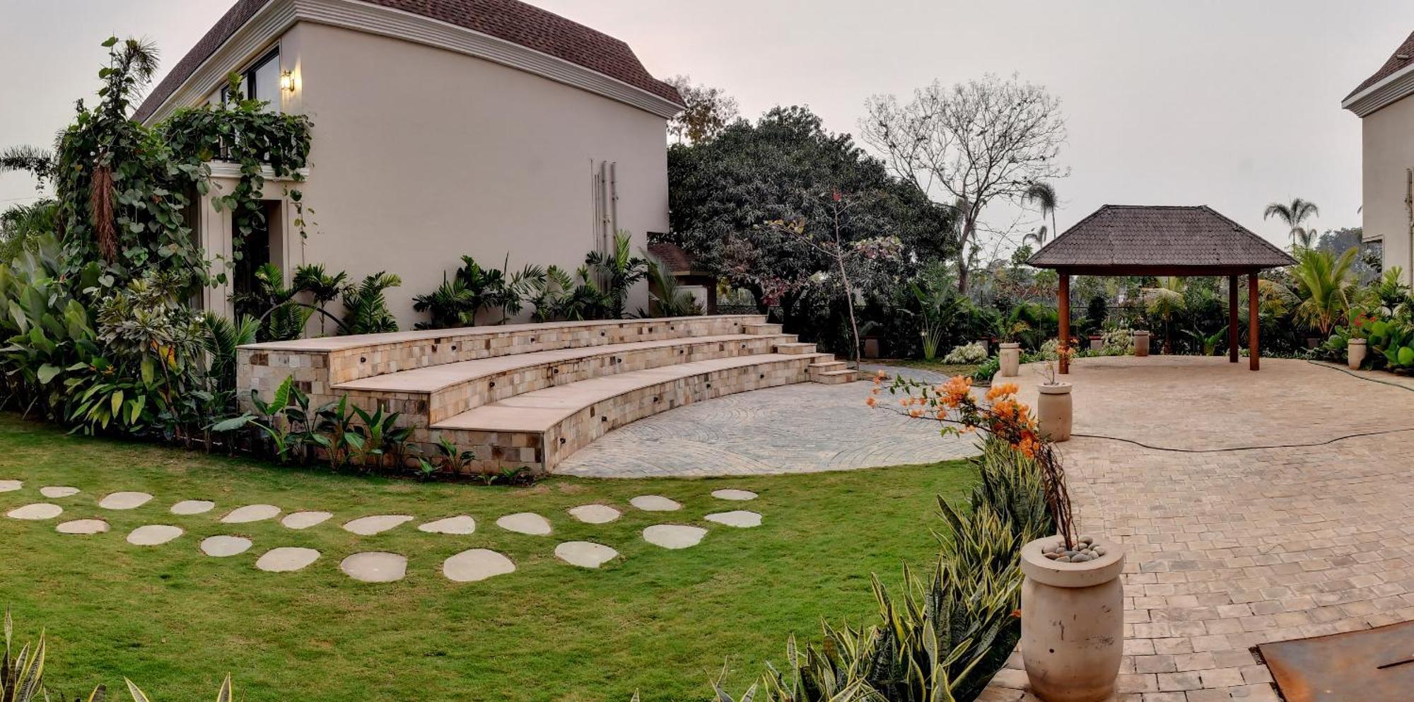 Maira Resort And Convention Centre Rāipur Esterno foto