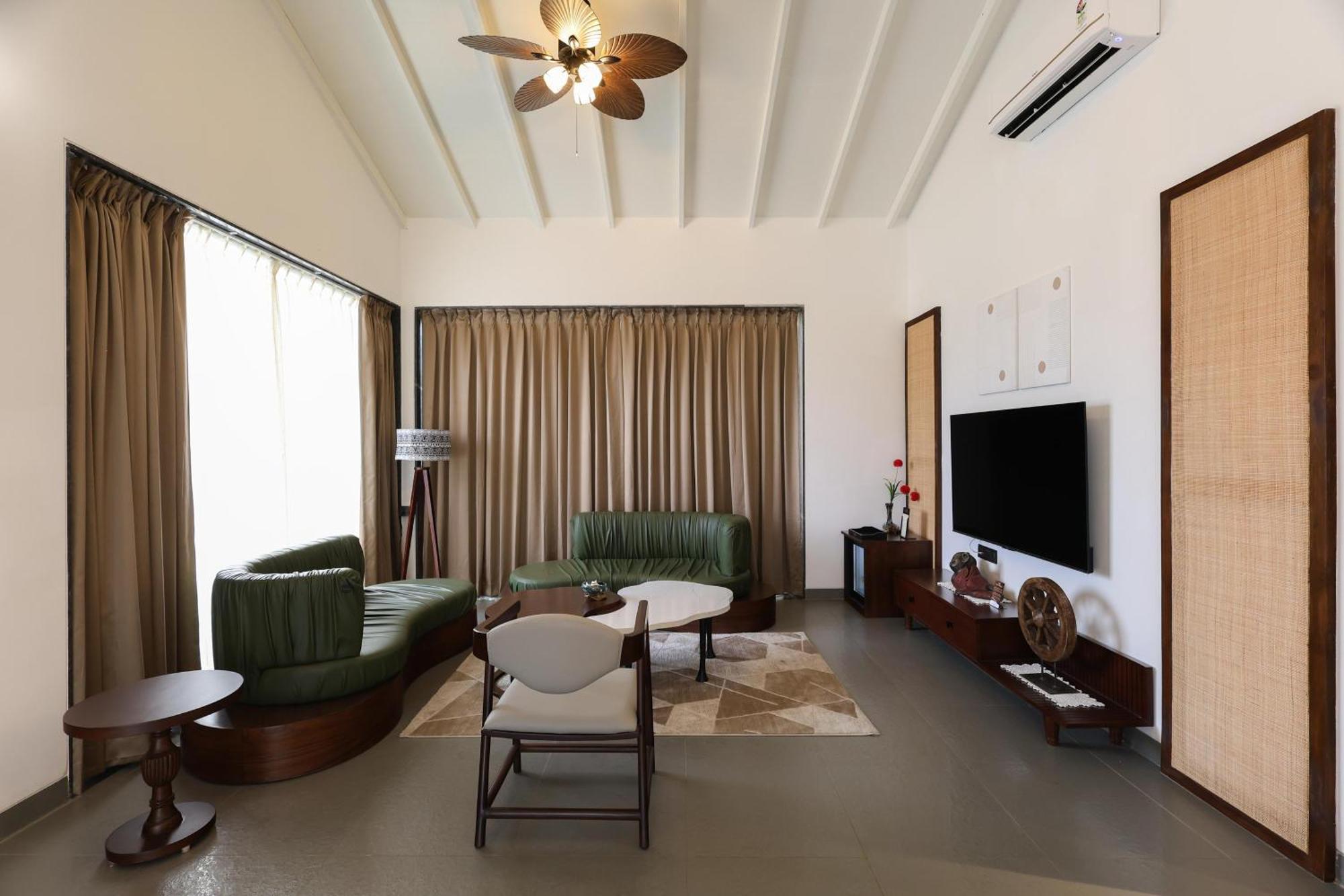 Maira Resort And Convention Centre Rāipur Esterno foto